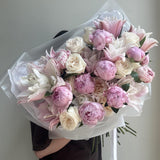 Designer Bouquet Peony-shaped lily & White O’Hara Rose